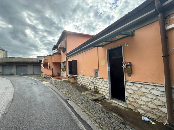 locale commerciale in affitto a Colleferro