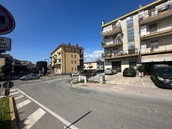 negozio in affitto a Colleferro