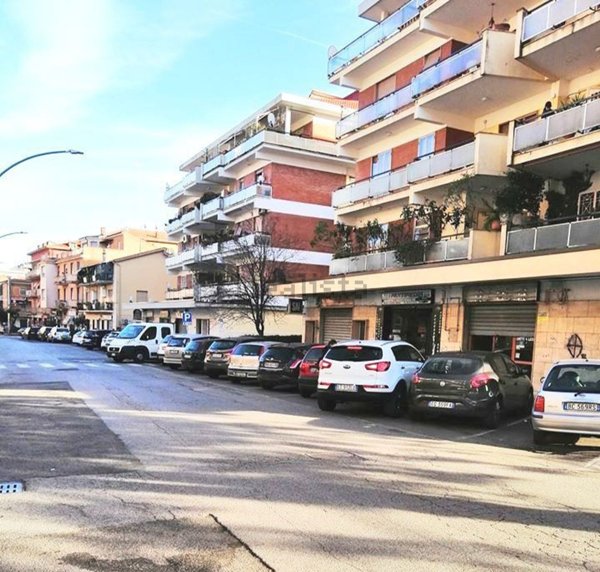 locale commerciale in affitto a Colleferro