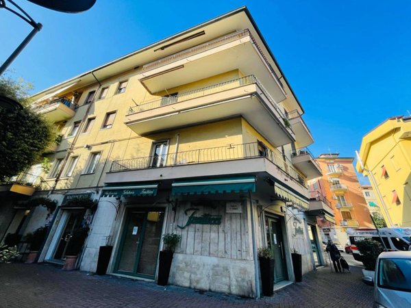 locale commerciale in affitto a Colleferro