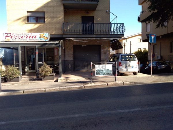 locale commerciale in affitto a Colonna