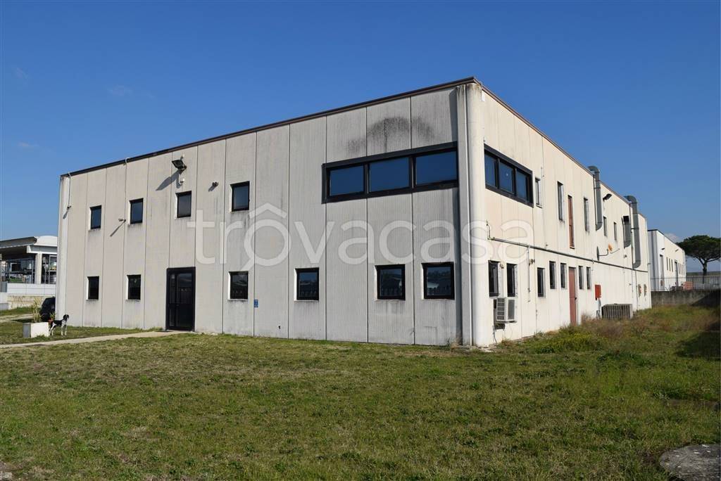 locale commerciale in affitto a Fiano Romano