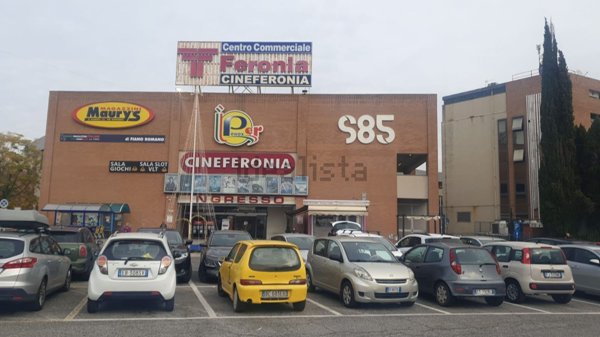 locale commerciale in affitto a Fiano Romano