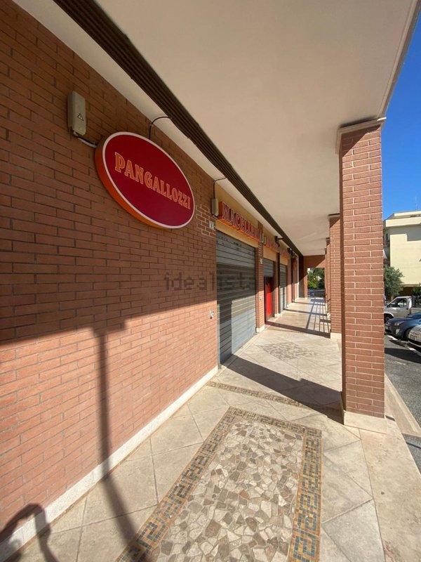 locale commerciale in affitto a Fiano Romano