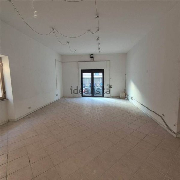 negozio in affitto a Fiano Romano