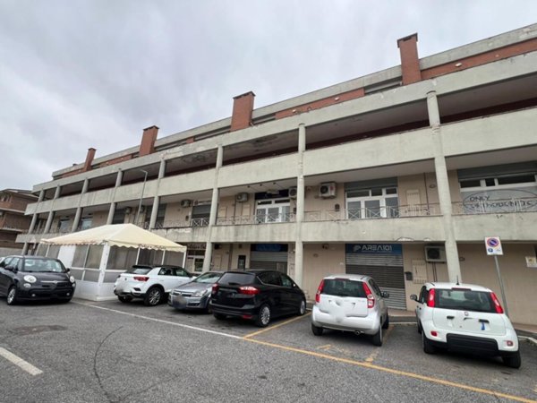 locale commerciale in affitto a Fiano Romano