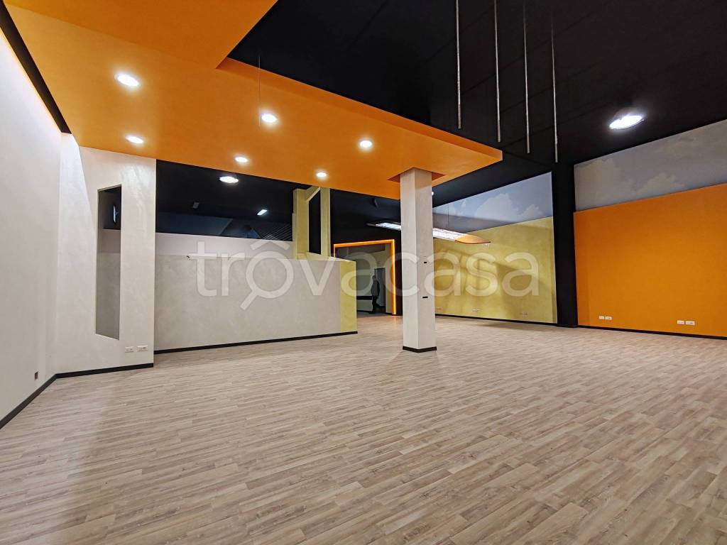 locale commerciale in affitto a Fiano Romano