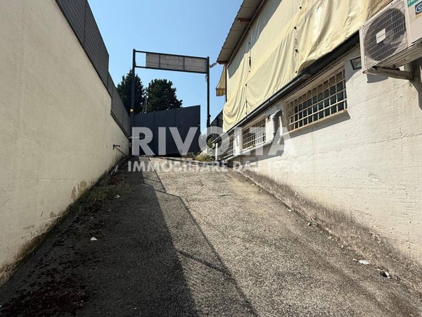 locale commerciale in affitto a Formello