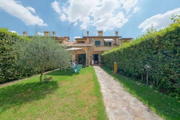 casa indipendente in affitto a Formello