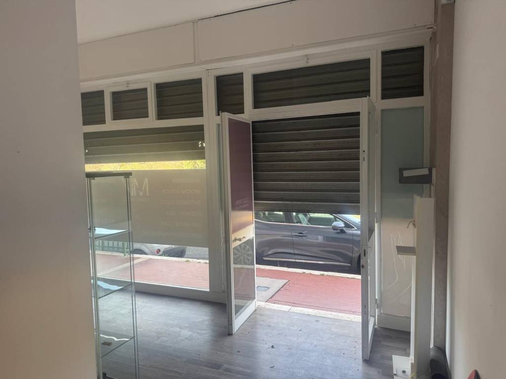 negozio in affitto a Formello in zona Le Rughe