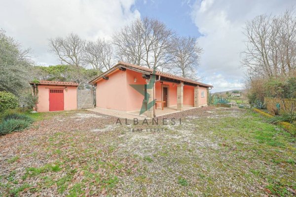 casa indipendente in affitto a Formello