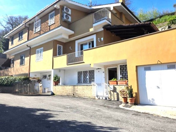 appartamento in affitto a Formello in zona Le Rughe