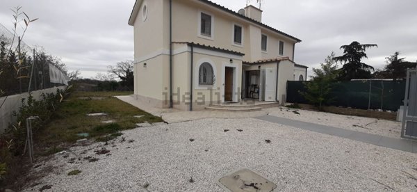 casa indipendente in affitto a Formello in zona Le Rughe