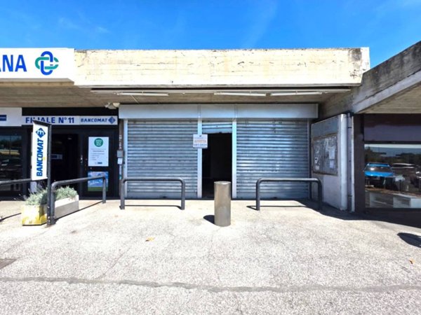 negozio in affitto a Formello in zona Le Rughe
