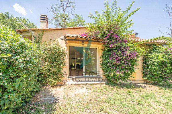 casa indipendente in affitto a Formello