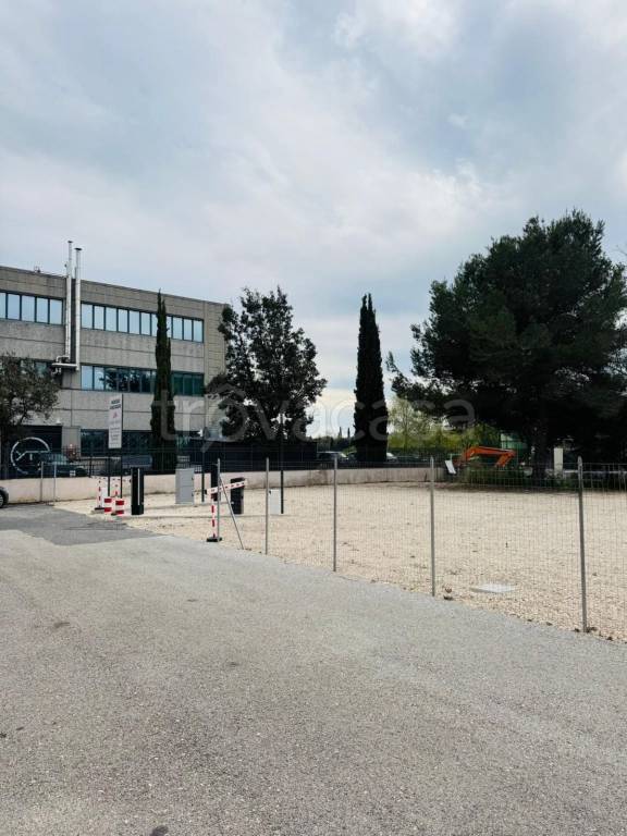box auto in affitto a Formello