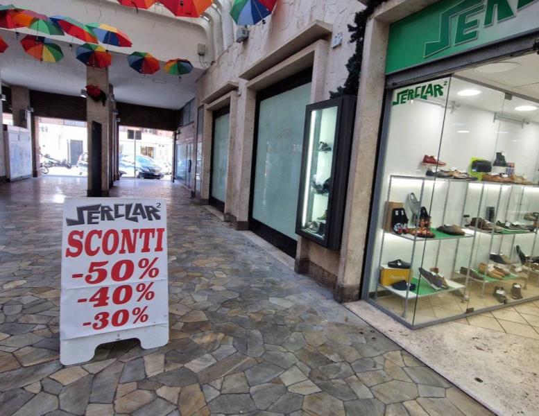 locale commerciale in affitto a Frascati
