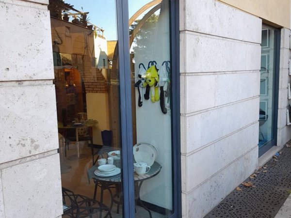 negozio in affitto a Frascati