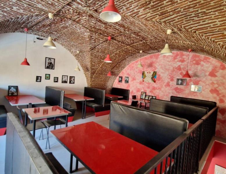 locale commerciale in affitto a Frascati