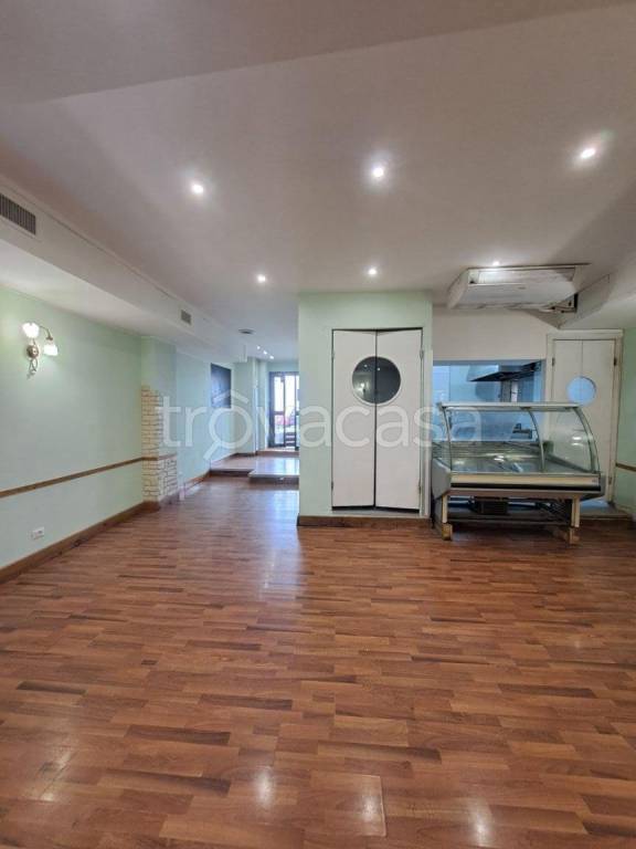 negozio in vendita a Frascati