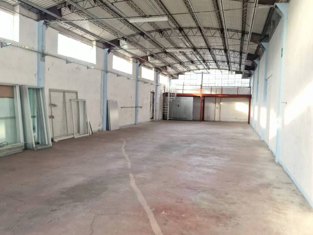 capannone in affitto a Frascati