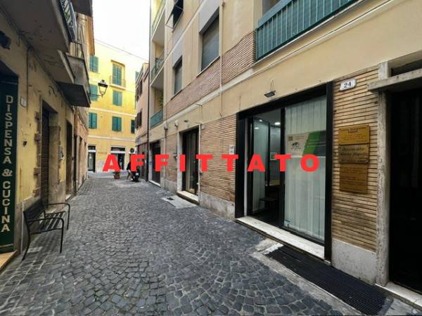 negozio in affitto a Frascati