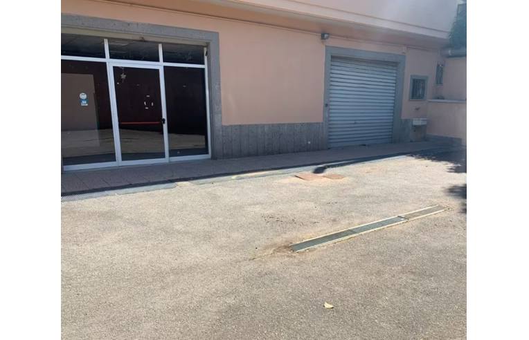 locale commerciale in affitto a Frascati