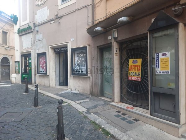 locale commerciale in affitto a Frascati