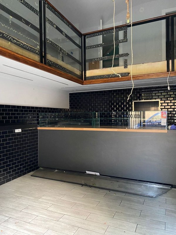 locale commerciale in affitto a Frascati