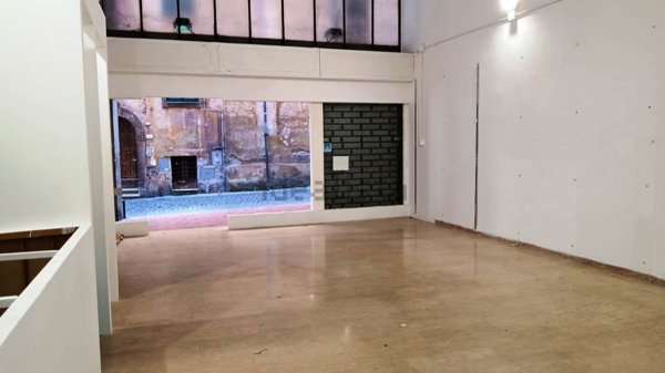 locale commerciale in affitto a Frascati