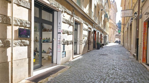 locale commerciale in affitto a Frascati