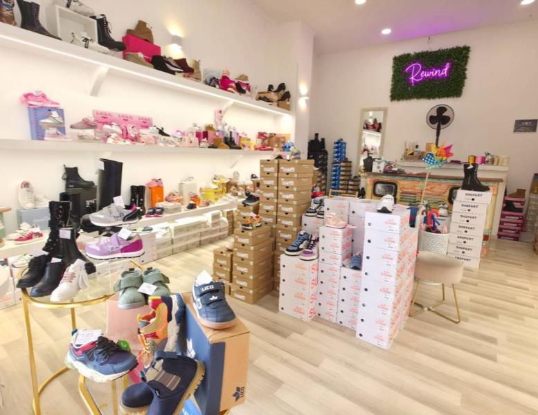 locale commerciale in affitto a Frascati