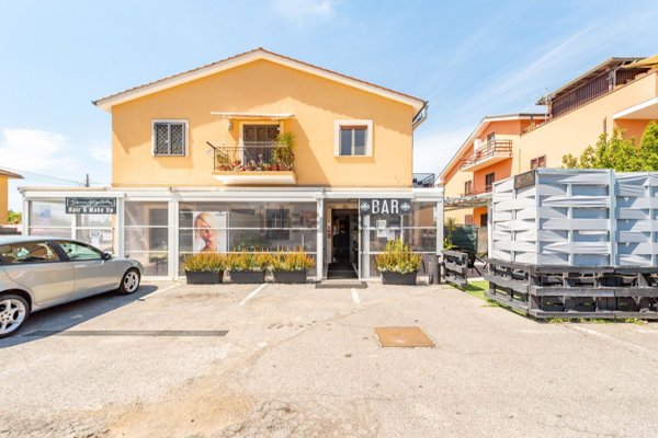 negozio in affitto a Frascati in zona Cisternole