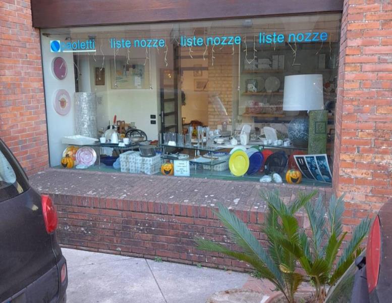 locale commerciale in affitto a Frascati