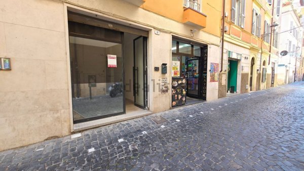locale commerciale in affitto a Frascati