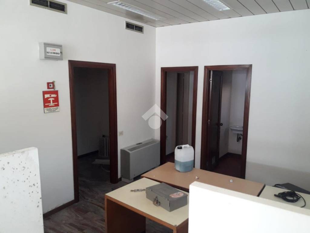 negozio in affitto a Genzano di Roma