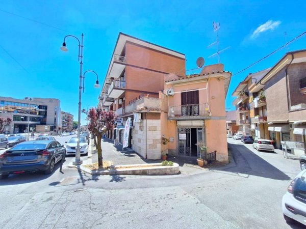 negozio in affitto a Genzano di Roma