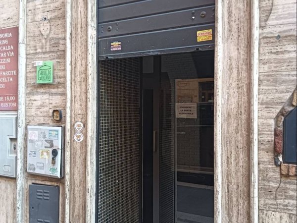 negozio in affitto a Genzano di Roma