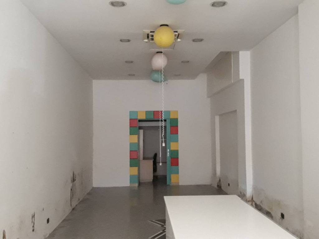 negozio in affitto a Genzano di Roma