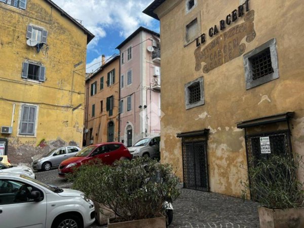 negozio in affitto a Genzano di Roma