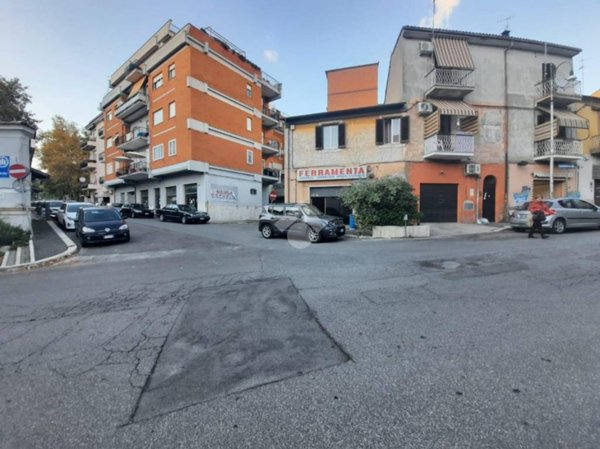 negozio in affitto a Genzano di Roma