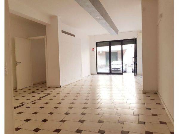 negozio in affitto a Genzano di Roma