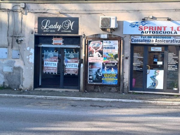 locale commerciale in affitto a Genzano di Roma