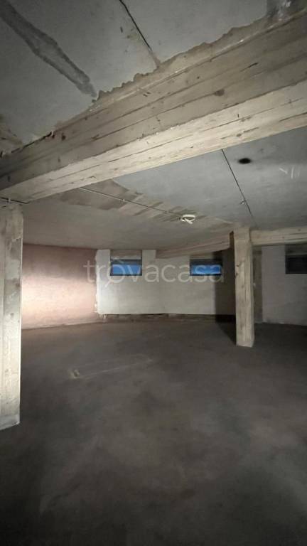 locale di sgombero in affitto a Genzano di Roma