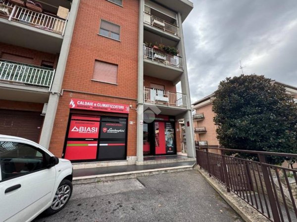 locale commerciale in affitto a Genzano di Roma