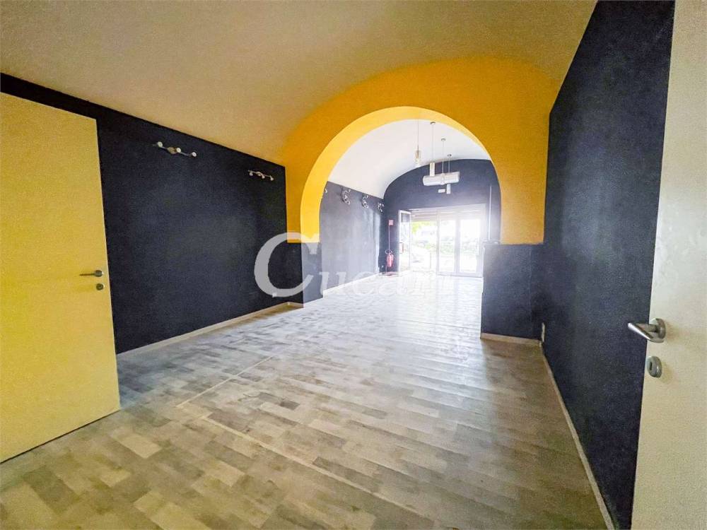 negozio in affitto a Genzano di Roma