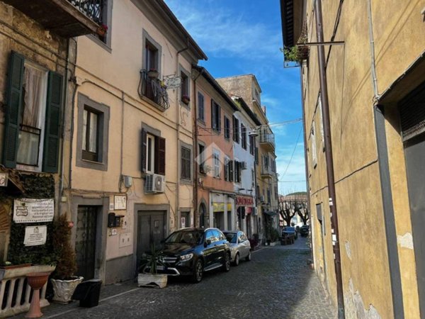 negozio in affitto a Genzano di Roma