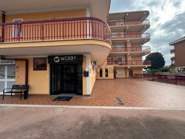 locale commerciale in affitto a Genzano di Roma