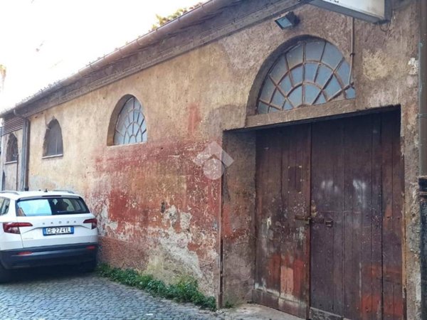 negozio in affitto a Genzano di Roma