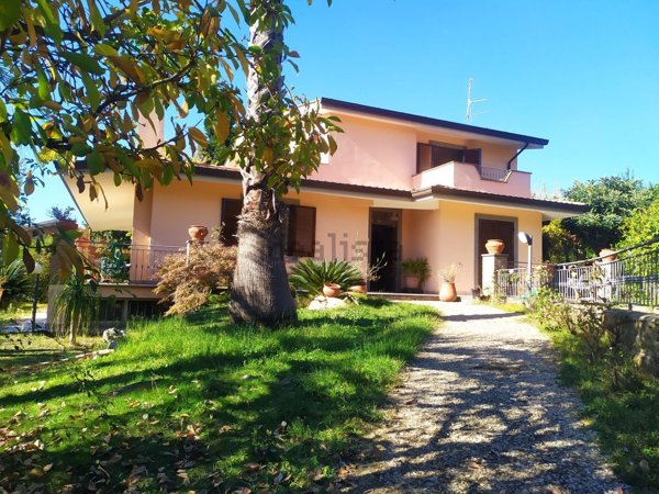 casa indipendente in affitto a Genzano di Roma